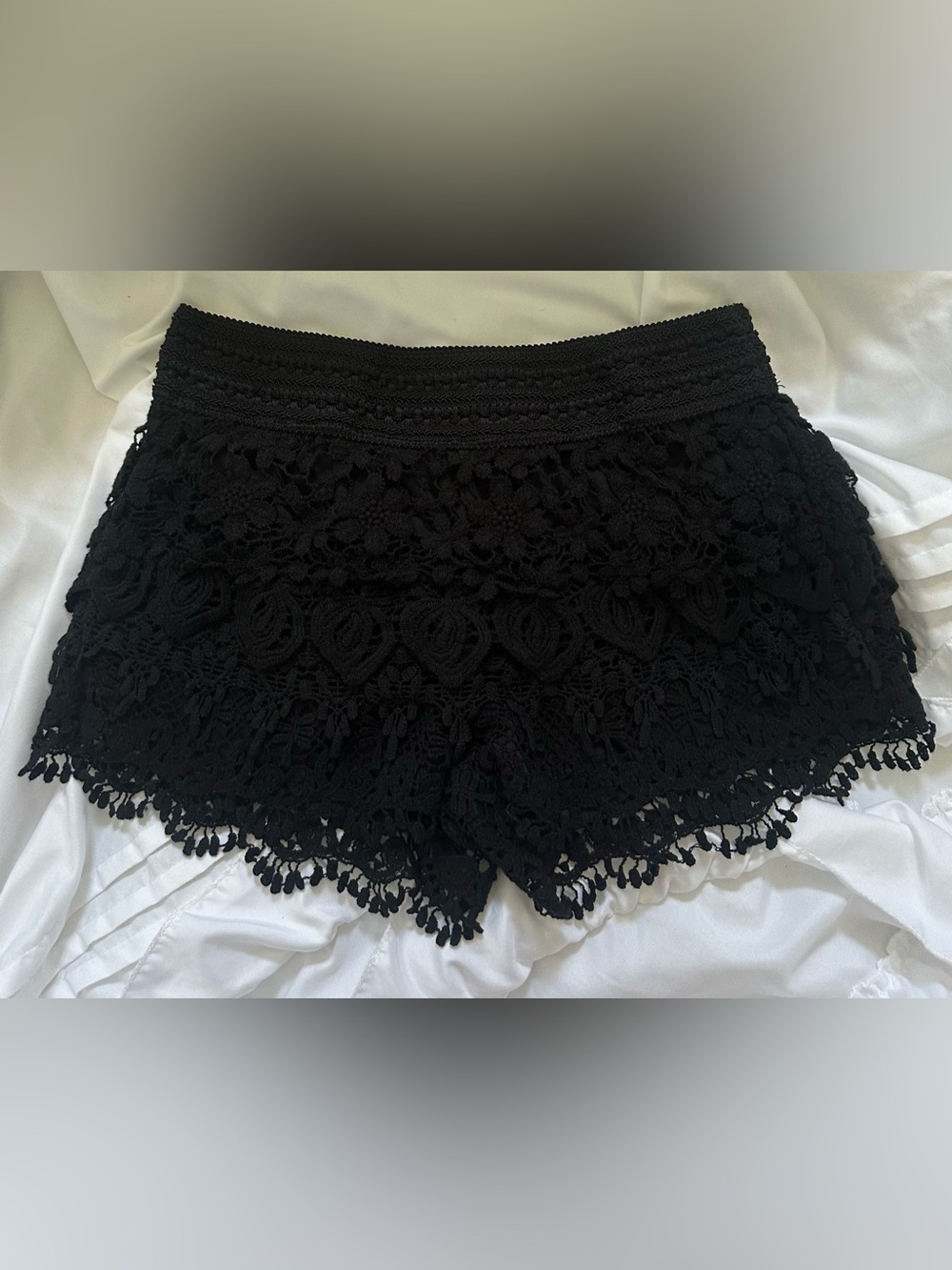 No Boundaries Black Floral Crochet Ruffle Shorts Juniors Size Small